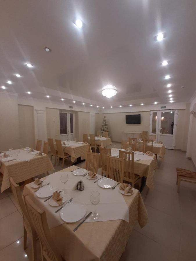 Hotel Vetraz Vitebsk Buitenkant foto