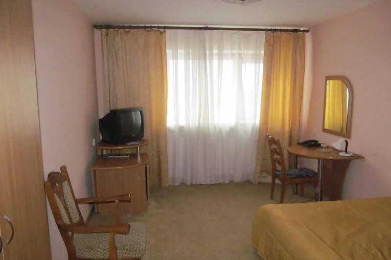 Hotel Vetraz Vitebsk Buitenkant foto