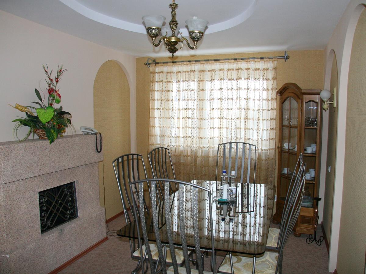 Hotel Vetraz Vitebsk Buitenkant foto