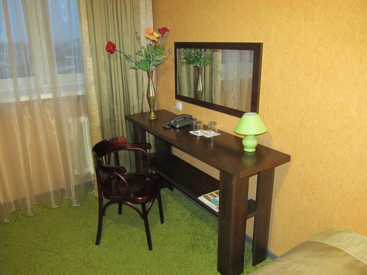 Hotel Vetraz Vitebsk Buitenkant foto