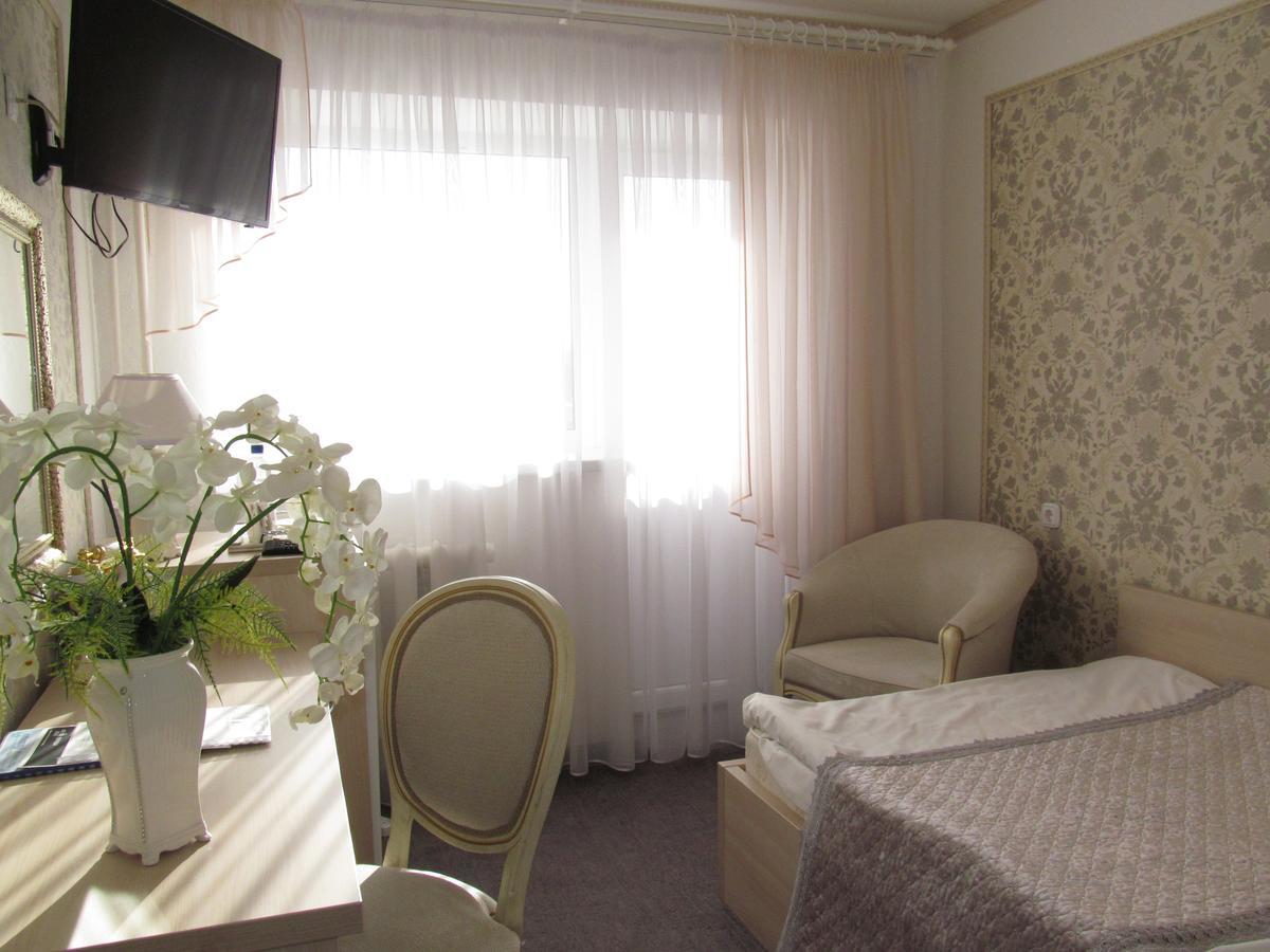 Hotel Vetraz Vitebsk Buitenkant foto