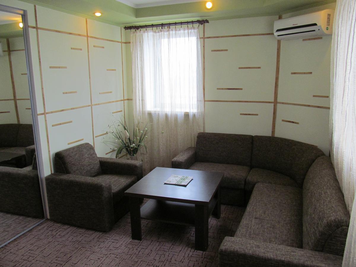 Hotel Vetraz Vitebsk Buitenkant foto