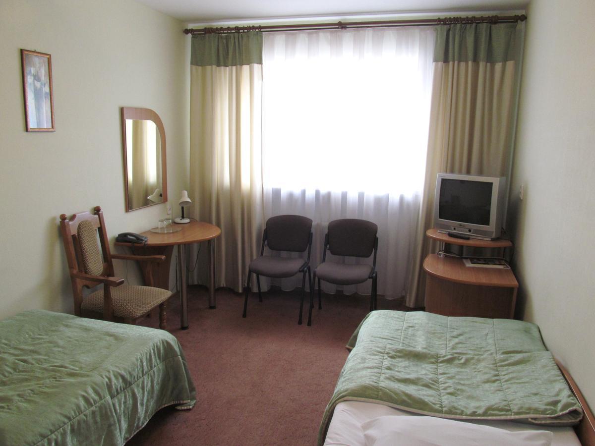 Hotel Vetraz Vitebsk Buitenkant foto
