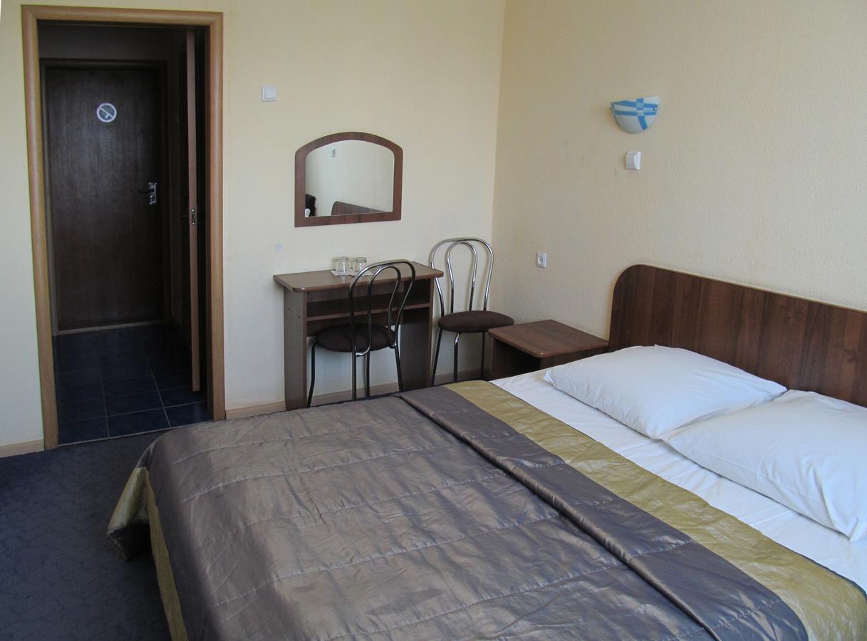 Hotel Vetraz Vitebsk Buitenkant foto